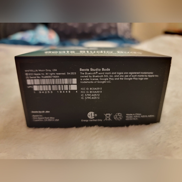 Beats by Dre earbuds, gray, added a pic of mine that are the same exact kind - Picture 5 of 6